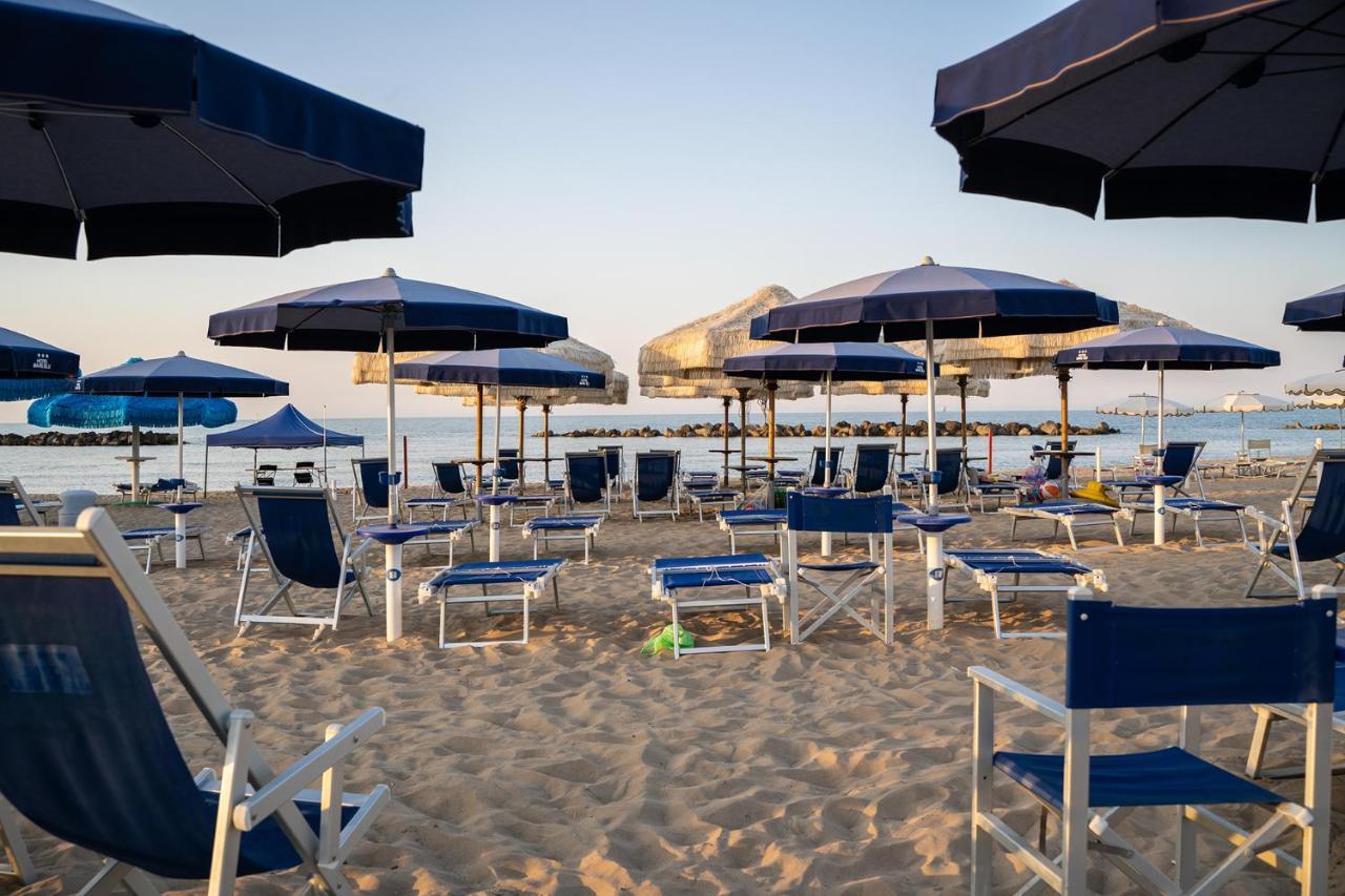 Hotel Mare Blu Francavilla Al Mare Exterior photo