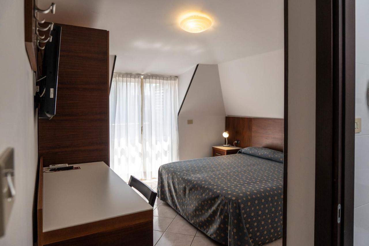 Hotel Mare Blu Francavilla Al Mare Exterior photo