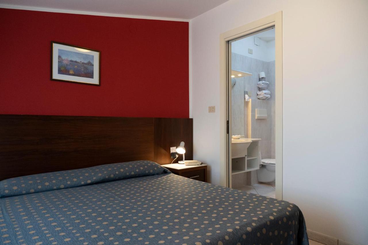 Hotel Mare Blu Francavilla Al Mare Exterior photo