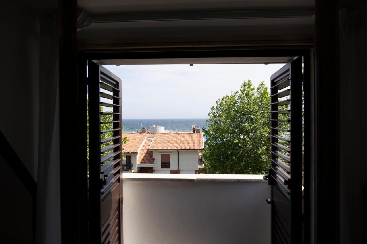 Hotel Mare Blu Francavilla Al Mare Exterior photo
