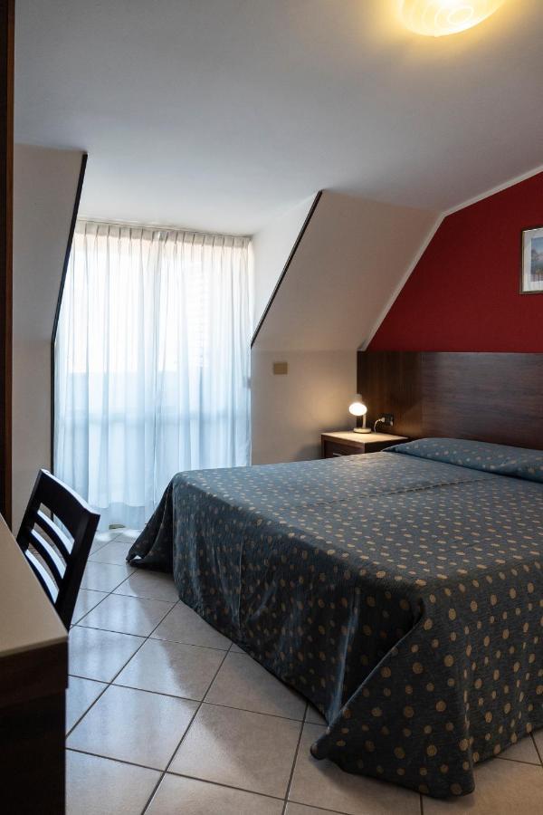 Hotel Mare Blu Francavilla Al Mare Exterior photo