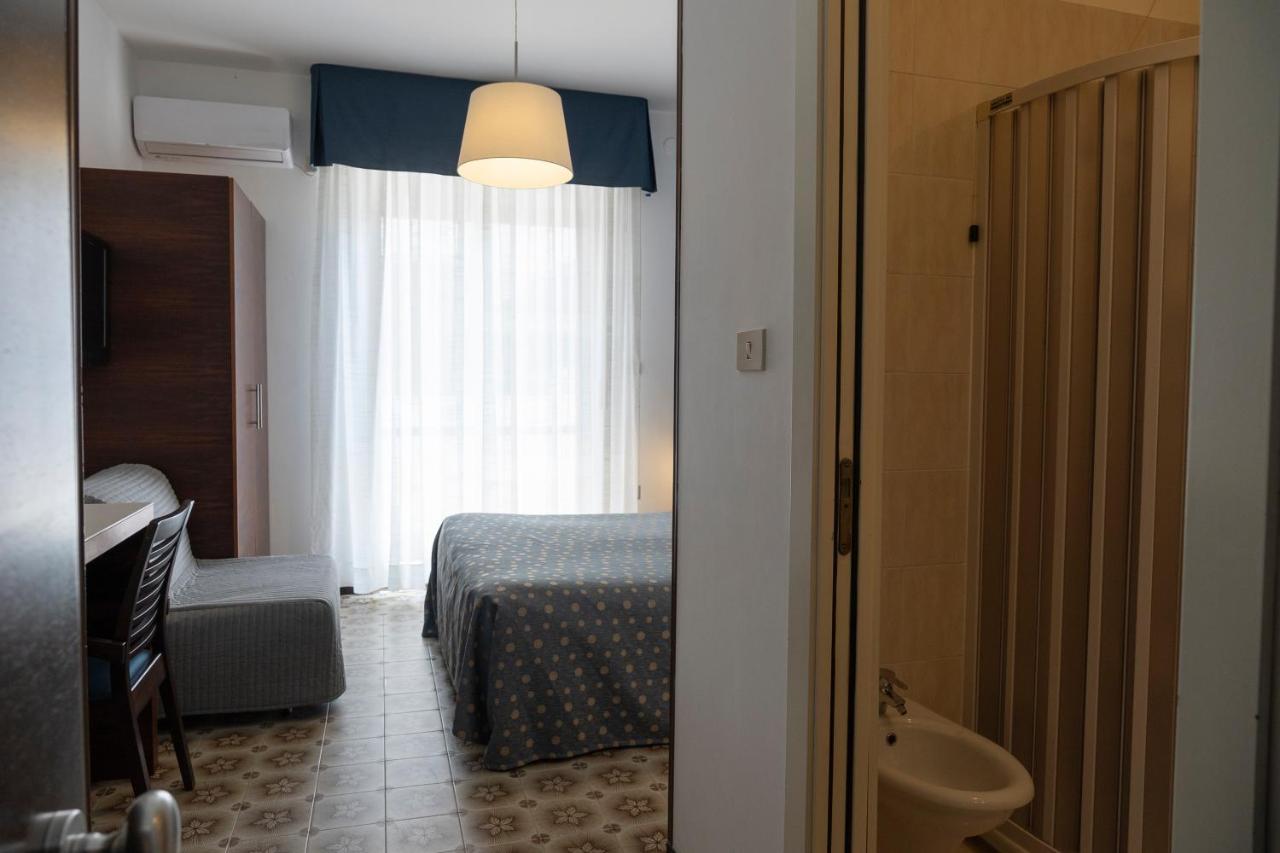Hotel Mare Blu Francavilla Al Mare Exterior photo